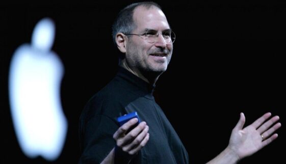 104300870-steve_jobs.1910x1000