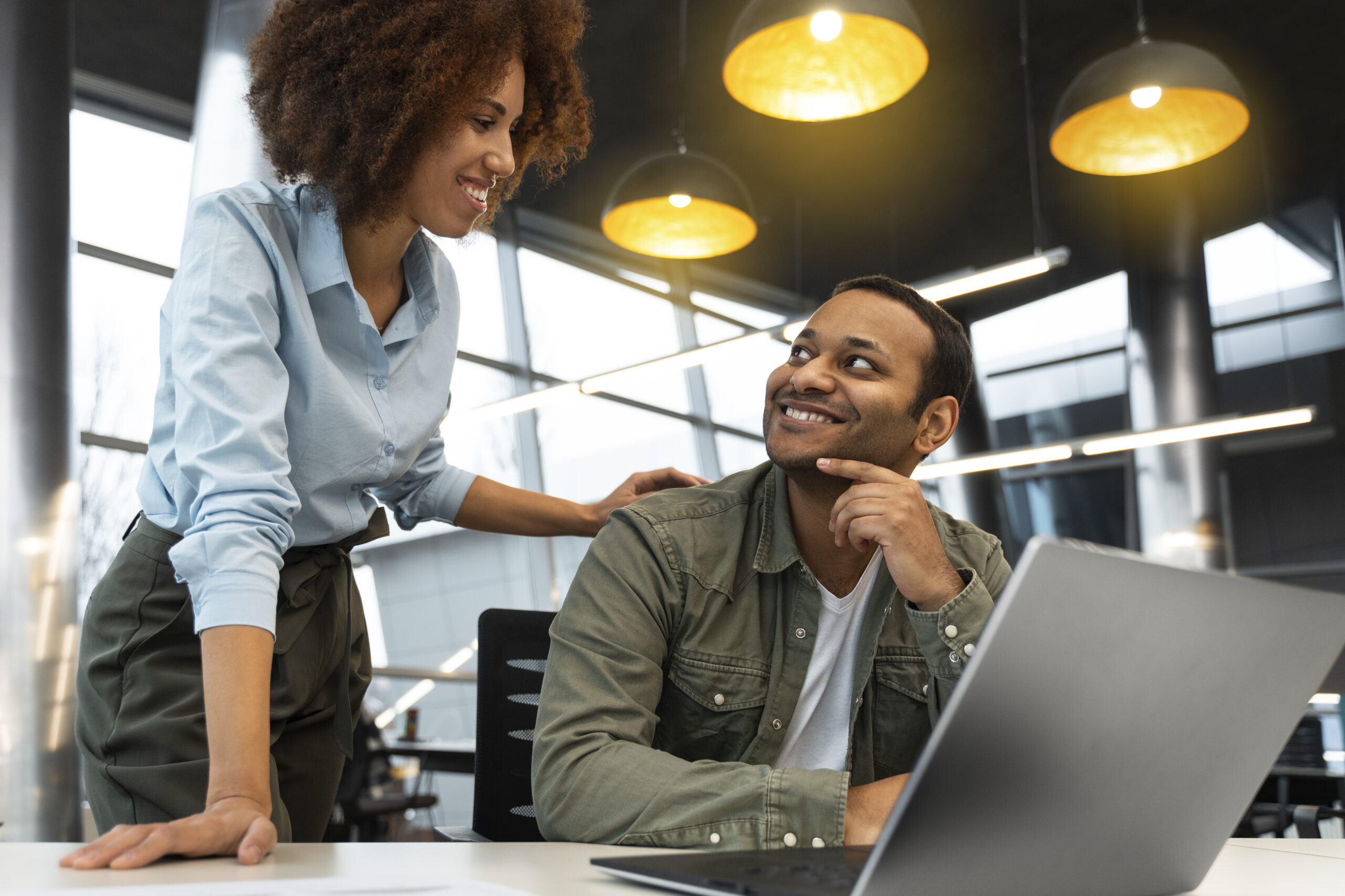 Cuidar do marketing e da comunicação de uma empresa pode ser um desafio Cuidar do marketing e da comunicação de uma empresa pode ser um desafio